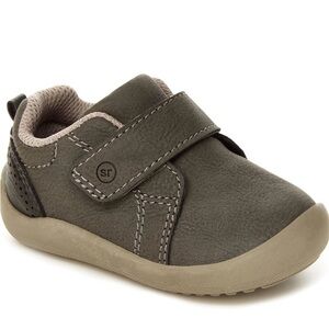 Stride Rite size 4wide walking shoes. Never worn.